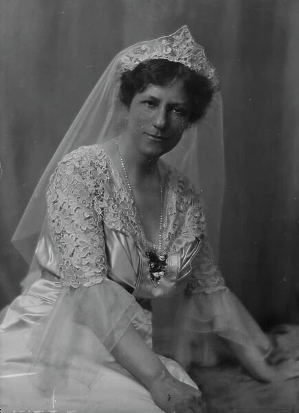 Talcott, J.F. Mrs. portrait photograph, 1917 May 9. Creator: Arnold Genthe