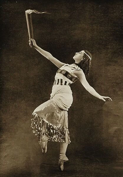 Tamara Karsavina in the Diaghilev's first Paris 'Saison Russe', 1909. Creator: Anonymous. Tamara Karsavina in the Diaghilev's first Paris 'Saison Russe', 1909. Creator: Anonymous
