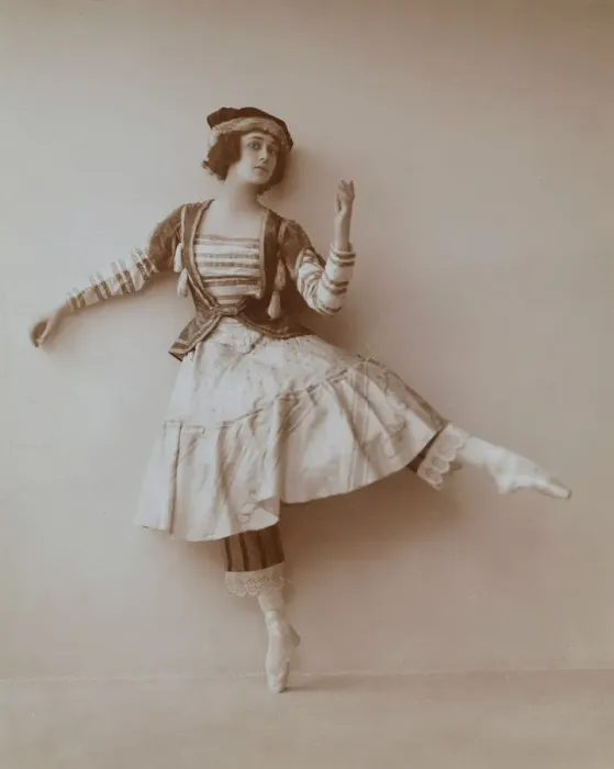 Framed Print : Tamara Karsavina, Russian ballerina, 1911 Framed Print : Tamara Karsavina, Russian ballerina, 1911