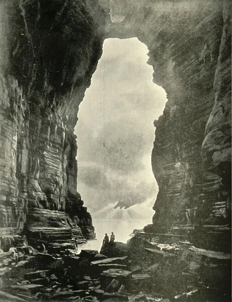 Tasmans Arch, Eagle Hawk Neck, 1901. Creator: Unknown
