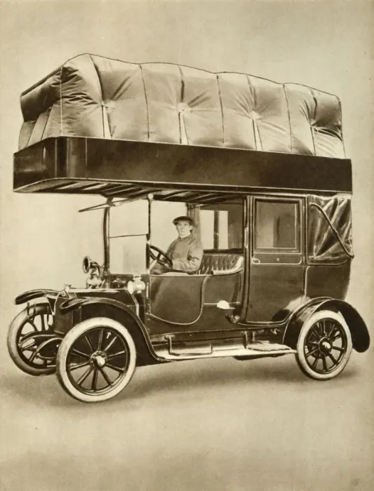 Framed Print : Taxi cab with gas-bag device on specially fitted roof, 1914-1918, (1935). Creator: Unknown Framed Print : Taxi cab with gas-bag device on specially fitted roof, 1914-1918, (1935). Creator: Unknown