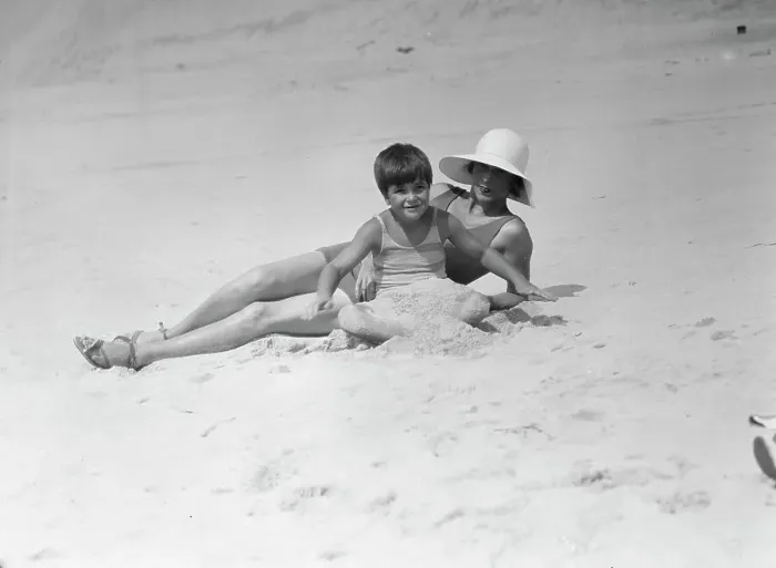 Framed Print : Taylor, Fenton, Mrs. and child, at the beach, 1931 Creator: Arnold Genthe Framed Print : Taylor, Fenton, Mrs. and child, at the beach, 1931 Creator: Arnold Genthe