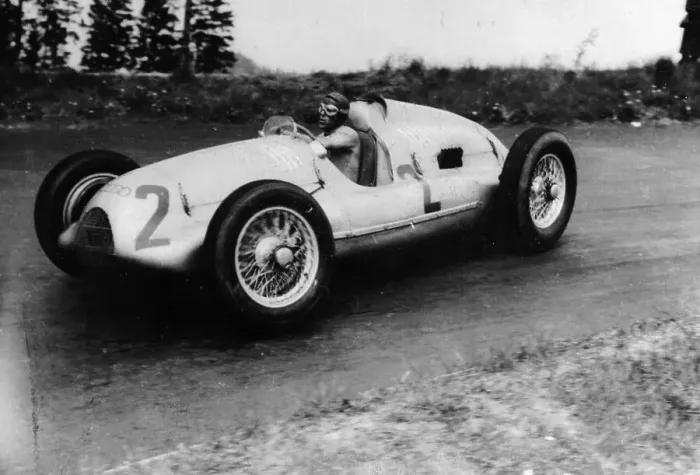 Framed Print : Tazio Nuvolari driving a 3 litre Auto Union in a Grand Prix, 1939 Framed Print : Tazio Nuvolari driving a 3 litre Auto Union in a Grand Prix, 1939