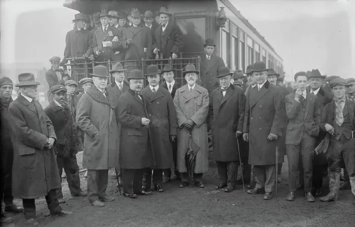 Framed Print : T.C. Dawson, B.L. Worden, L.D. Lovekin, R.W. Hoyt, G.W. Hoyt, G.A. Anthony and G. Horton, 1917. Creator: Bain News Service Framed Print : T.C. Dawson, B.L. Worden, L.D. Lovekin, R.W. Hoyt, G.W. Hoyt, G.A. Anthony and G. Horton, 1917. Creator: Bain News Service