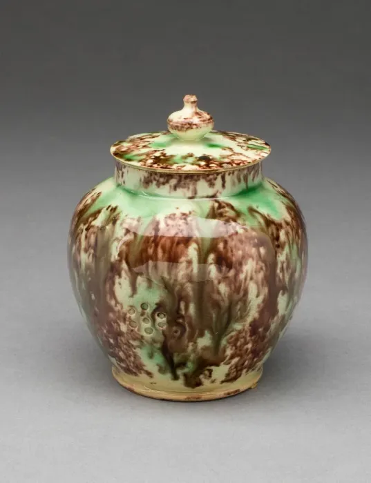 Framed Print : Tea Caddy, Staffordshire, 1740 / 50. Creator: Staffordshire Potteries Framed Print : Tea Caddy, Staffordshire, 1740 / 50. Creator: Staffordshire Potteries