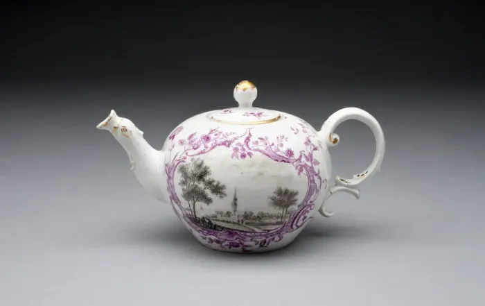 Framed Print : Teapot, Fürstenberg, c. 1770. Creator: Fürstenberg Porcelain Factory Framed Print : Teapot, Fürstenberg, c. 1770. Creator: Fürstenberg Porcelain Factory