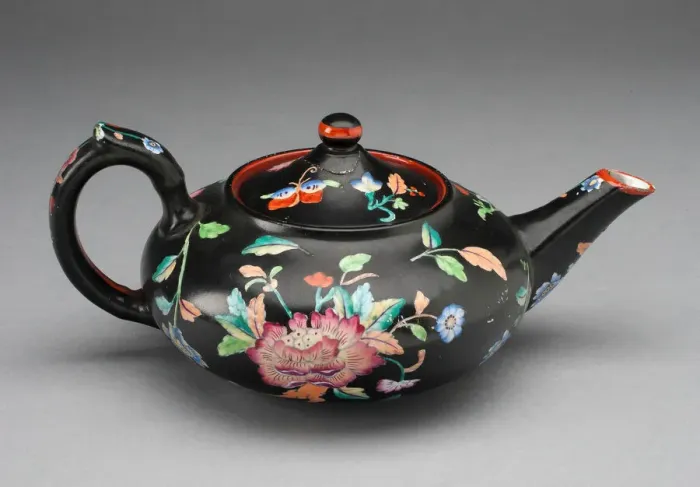 Framed Print : Teapot, Longport, c. 1800. Creator: Davenport Pottery and Porcelain Factories Framed Print : Teapot, Longport, c. 1800. Creator: Davenport Pottery and Porcelain Factories