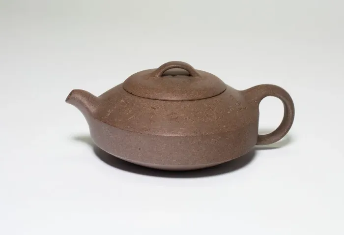 Framed Print : Teapot, Qing dynasty (1644-1911), 18th century. Creator: Unknown Framed Print : Teapot, Qing dynasty (1644-1911), 18th century. Creator: Unknown