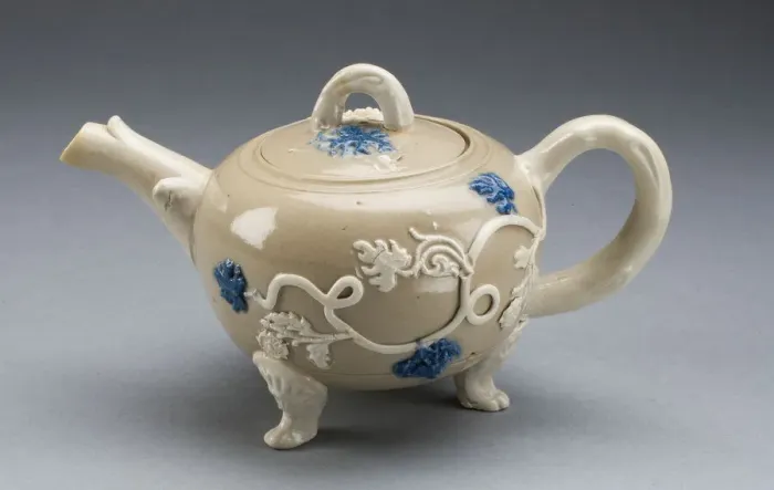 Framed Print : Teapot, Staffordshire, 1750 / 55. Creator: Staffordshire Potteries Framed Print : Teapot, Staffordshire, 1750 / 55. Creator: Staffordshire Potteries