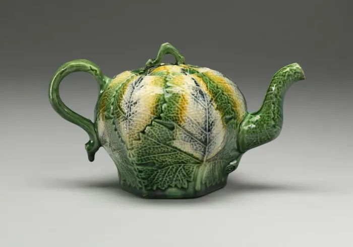 Framed Print : Teapot, Staffordshire, 1760 / 75. Creator: Staffordshire Potteries Framed Print : Teapot, Staffordshire, 1760 / 75. Creator: Staffordshire Potteries