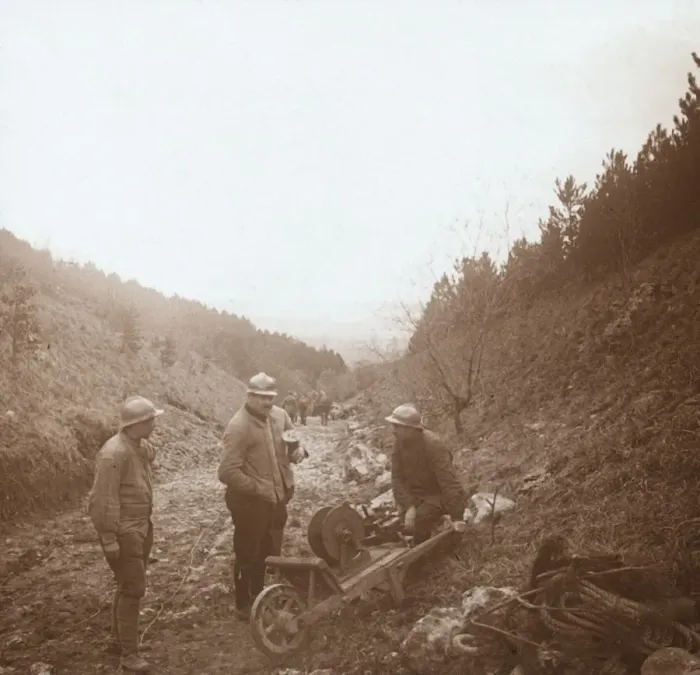 Framed Print : Telegraphists, Somme, northern France, c1914-c1918 Framed Print : Telegraphists, Somme, northern France, c1914-c1918