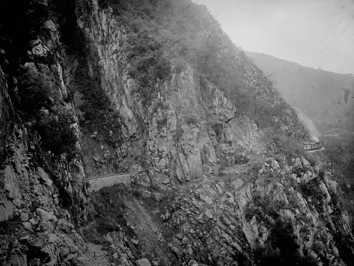 Framed Print : Up Temasopa [sic] Canon between the tunnels, between 1880 and 1897. Creator: William H. Jackson