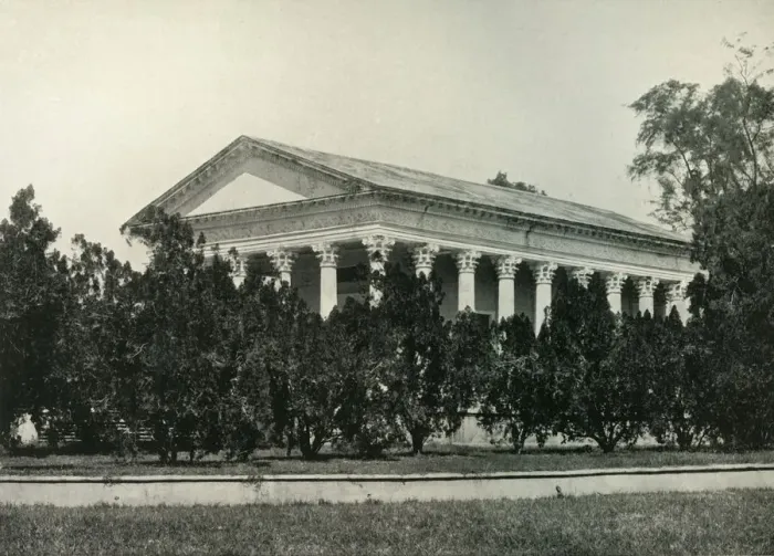 Framed Print : Temple of Fame at Barrackpore, 1925. Creator: Unknown Framed Print : Temple of Fame at Barrackpore, 1925. Creator: Unknown