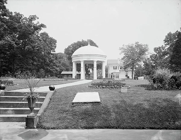 Temple of Fame and the mansion [Arlington House], Arlington, Va. c1903. Creator: Unknown