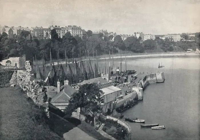 Framed Print : Tenby - General View, 1895 Framed Print : Tenby - General View, 1895