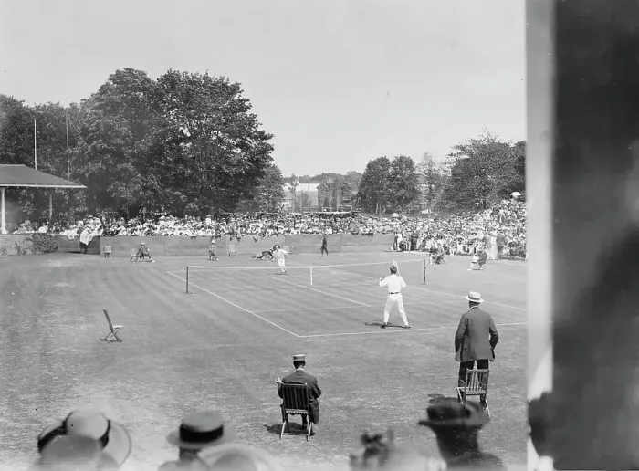 Framed Print : Tennis finals - Newport, 13, 1913. Creator: Bain News Service