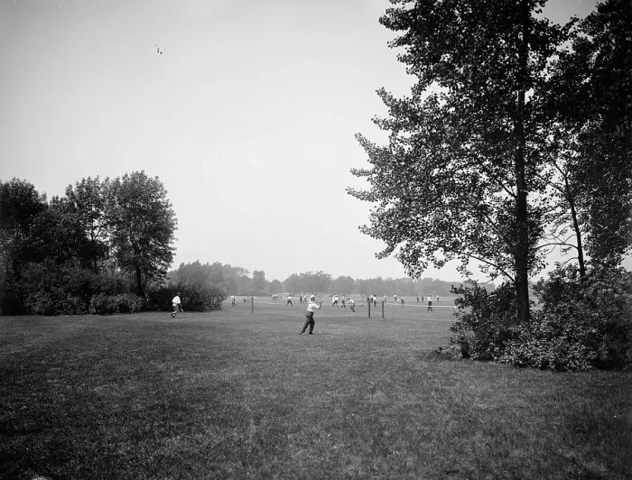 Framed Print : Tennis grounds, Washington Park, Chicago, Ill. between 1900 and 1910. Creator: Unknown Framed Print : Tennis grounds, Washington Park, Chicago, Ill. between 1900 and 1910. Creator: Unknown