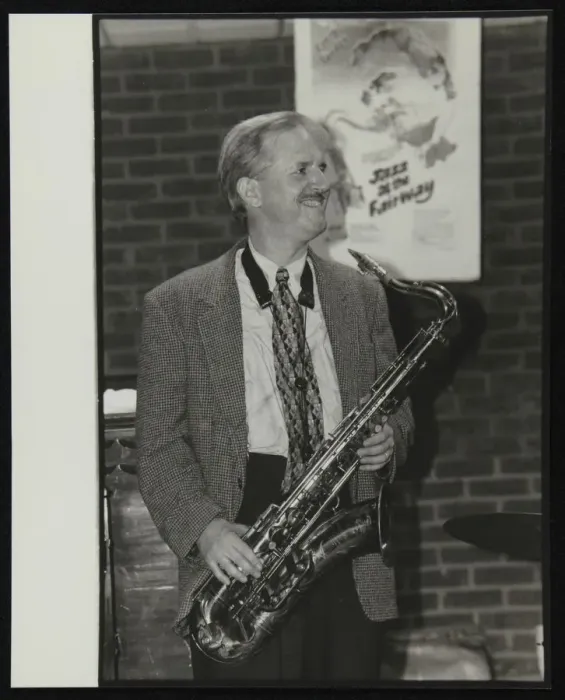 Framed Print : Tenor saxophonist Scott Hamilton at The Fairway, Welwyn Garden City, Hertfordshire, August 1997 Framed Print : Tenor saxophonist Scott Hamilton at The Fairway, Welwyn Garden City, Hertfordshire, August 1997
