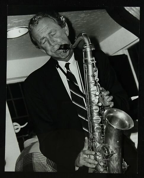 Tenor saxophonist Spike Robinson playing at The Bell, Codicote, Hertfordshire, 11 September 1986