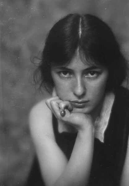 Thaw, Evelyn Nesbit, Mrs. portrait photograph, between 1913 and 1942. Creator: Arnold Genthe