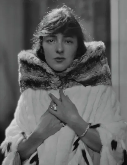 Framed Print : Thaw, Evelyn Nesbit, Mrs. portrait photograph, between 1913 and 1942. Creator: Arnold Genthe Framed Print : Thaw, Evelyn Nesbit, Mrs. portrait photograph, between 1913 and 1942. Creator: Arnold Genthe