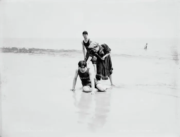 Framed Print : A Throw down, between 1900 and 1905. Creator: Unknown Framed Print : A Throw down, between 1900 and 1905. Creator: Unknown