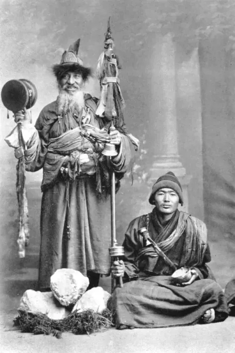 Framed Print : Tibetan mendicants, c1910 Framed Print : Tibetan mendicants, c1910