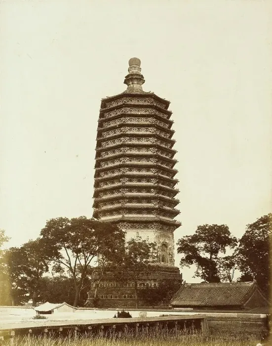 Framed Print : T'ien-ning Ssu T'a Pagoda, Peking, 1860. Creator: Felice Beato Framed Print : T'ien-ning Ssu T'a Pagoda, Peking, 1860. Creator: Felice Beato