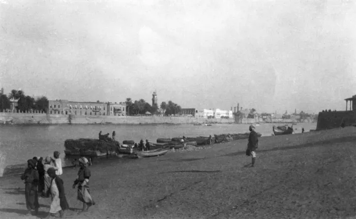 Framed Print : Tigris River, Baghdad, Iraq, 1917-1919 Framed Print : Tigris River, Baghdad, Iraq, 1917-1919