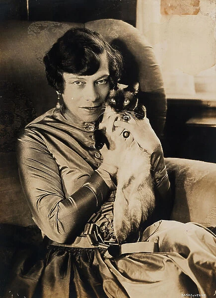 Tilla Durieux with Siamese cat, 1920s. Creator: Stone, Sasha (1895-1940)