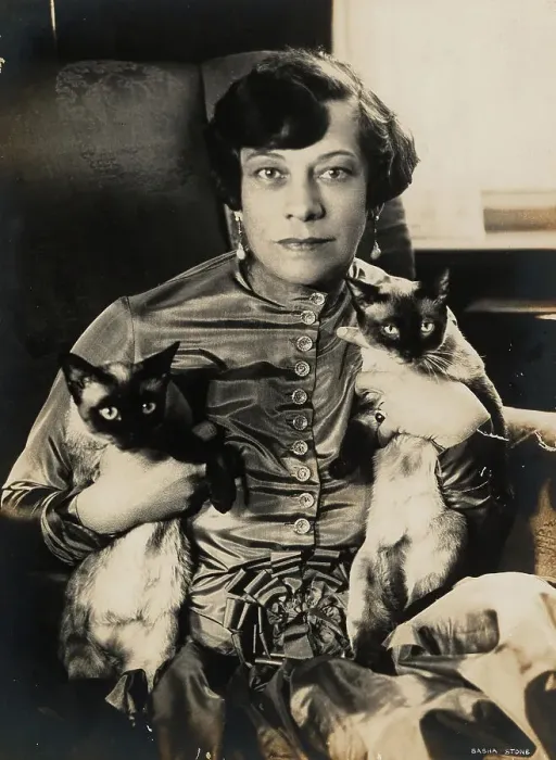 Framed Print : Tilla Durieux with two Siamese cats, 1920s. Creator: Stone, Sasha (1895-1940) Framed Print : Tilla Durieux with two Siamese cats, 1920s. Creator: Stone, Sasha (1895-1940)