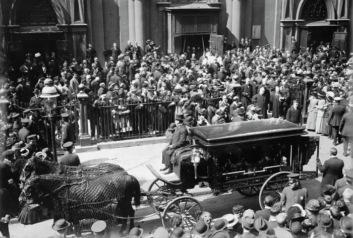 Framed Print : Tim Sullivan's funeral, 1913. Creator: Bain News Service Framed Print : Tim Sullivan's funeral, 1913. Creator: Bain News Service