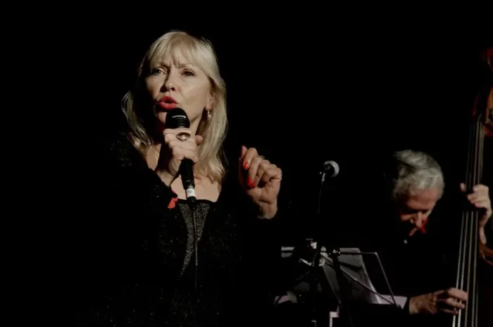 Framed Print : Tina May with Herbie Flowers, Hawth, Crawley, West Sussex, Nov 2015. Artist: Brian O Connor Framed Print : Tina May with Herbie Flowers, Hawth, Crawley, West Sussex, Nov 2015. Artist: Brian O Connor