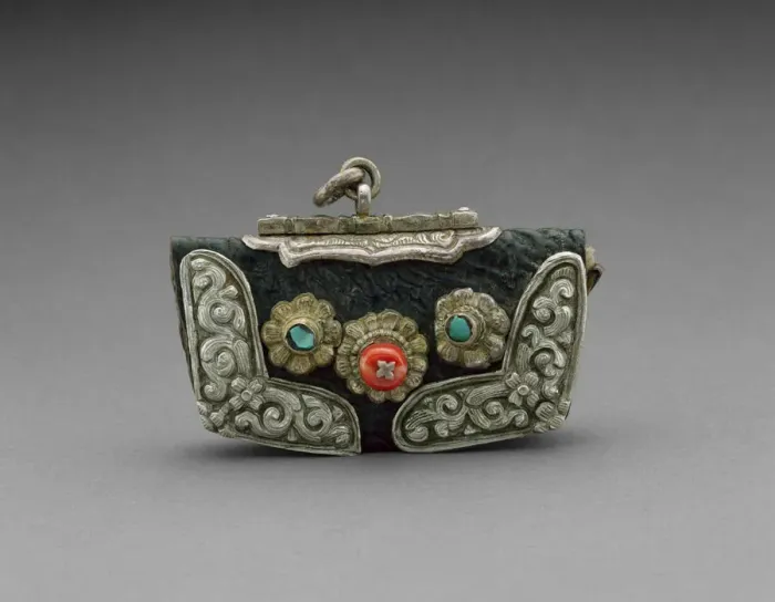 Framed Print : Tinder Pouch, 19th century. Creator: Unknown Framed Print : Tinder Pouch, 19th century. Creator: Unknown