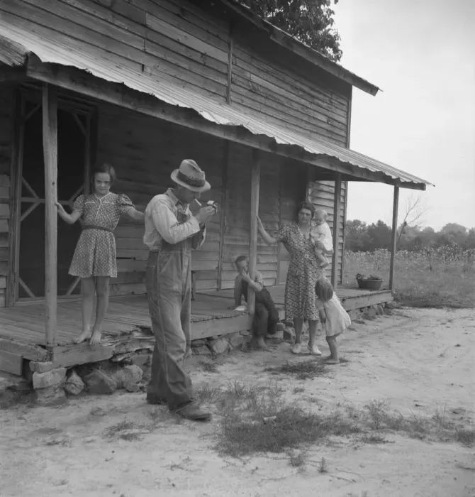 Framed Print : Tobacco sharecropper ready to return to the field, Person County, North Carolina, 1939. Creator: Dorothea Lange Framed Print : Tobacco sharecropper ready to return to the field, Person County, North Carolina, 1939. Creator: Dorothea Lange