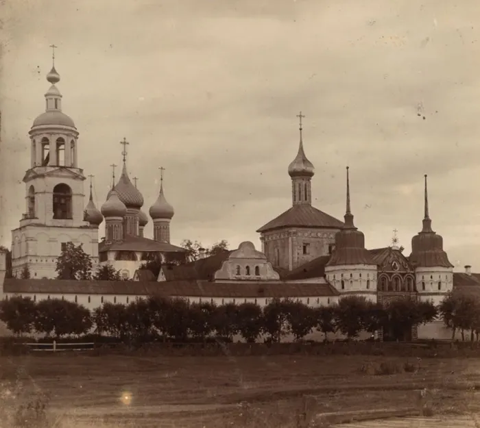 Framed Print : The Tolga Convent in Yaroslavl, 1910 Framed Print : The Tolga Convent in Yaroslavl, 1910