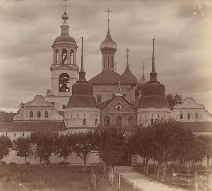 Framed Print : The Tolga Convent in Yaroslavl, 1910 Framed Print : The Tolga Convent in Yaroslavl, 1910
