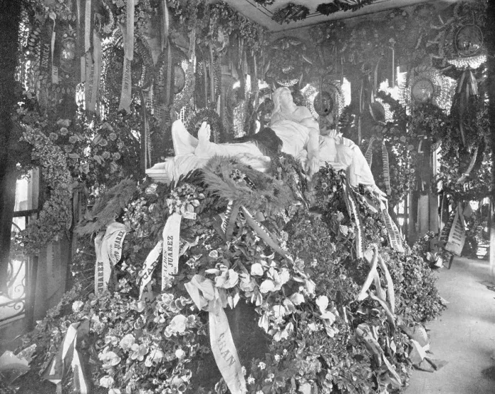 Framed Print : Tomb of Juarez, San Fernando Cemetery, Mexico City, Mexico, c1900. Creator: Unknown Framed Print : Tomb of Juarez, San Fernando Cemetery, Mexico City, Mexico, c1900. Creator: Unknown