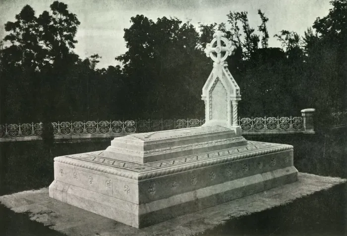 Framed Print : Tomb of Lady Canning at Barrackpore, 1925. Creator: Unknown Framed Print : Tomb of Lady Canning at Barrackpore, 1925. Creator: Unknown