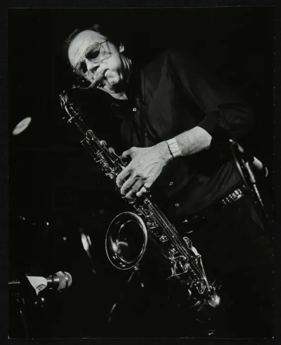Framed Print : Tommy Whittle playing at the Middlesex and Herts Country Club, Harrow Weald, London, 1981 Framed Print : Tommy Whittle playing at the Middlesex and Herts Country Club, Harrow Weald, London, 1981