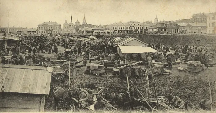 Framed Print : Tomsk: Market Place, 1900-1904. Creator: Unknown Framed Print : Tomsk: Market Place, 1900-1904. Creator: Unknown