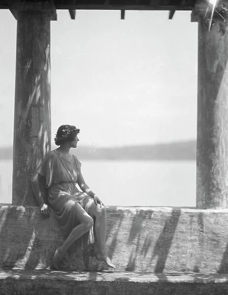 Tonetti, Miss, at Sneding's Landing, 1921 June 7. Creator: Arnold Genthe