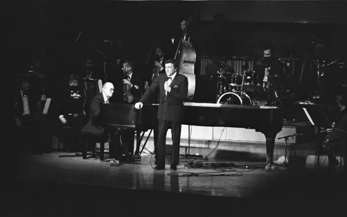 Framed Print : Tony Bennett and Ralph Sharon, Fairfield Halls, Croydon, 1988. Artist: Brian O Connor Framed Print : Tony Bennett and Ralph Sharon, Fairfield Halls, Croydon, 1988. Artist: Brian O Connor