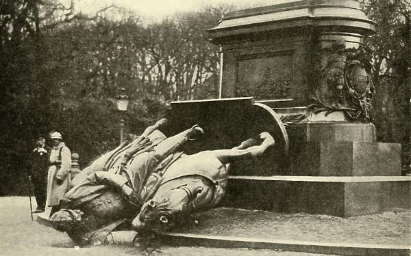 Toppled equestrian statue of Wilhelm I, Metz, France, 1918, (c1920). Creator: Unknown