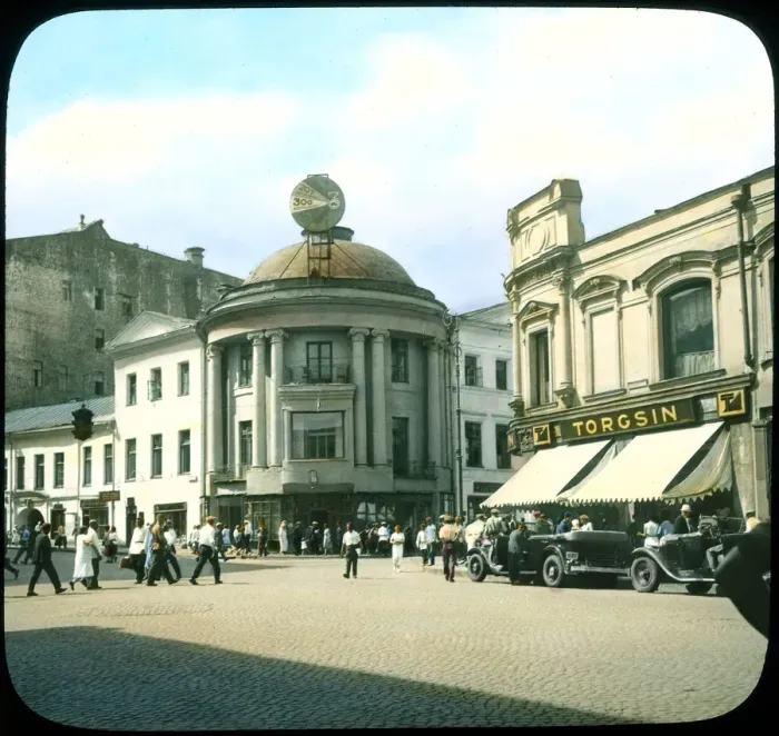 Framed Print : Torgsin store (Trade with foreigners), Moscow, 1931. Artist: DeCou, Branson (1892-1941) Framed Print : Torgsin store (Trade with foreigners), Moscow, 1931. Artist: DeCou, Branson (1892-1941)