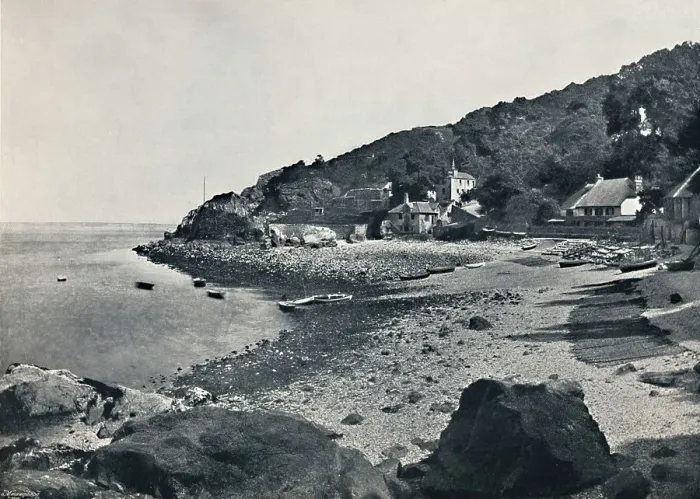 Framed Print : Torquay - The Beach, Babbicombe, 1895