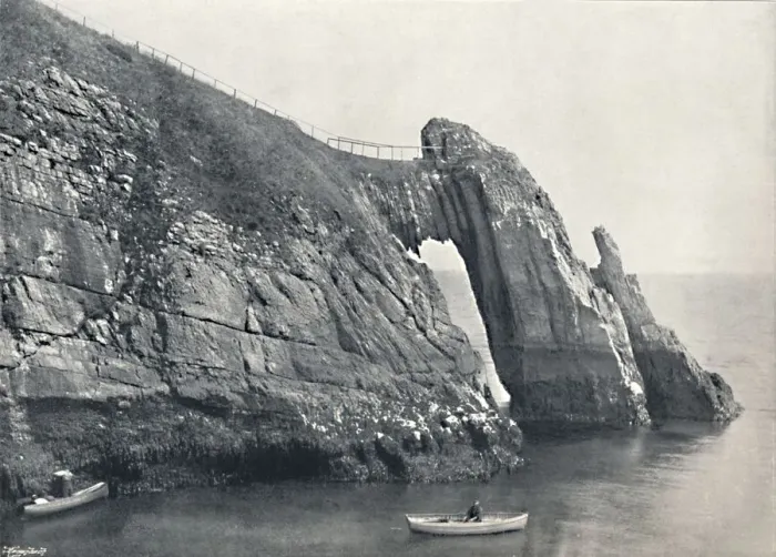 Framed Print : Torquay - The Natural Arch (London Bridge), 1895 Framed Print : Torquay - The Natural Arch (London Bridge), 1895