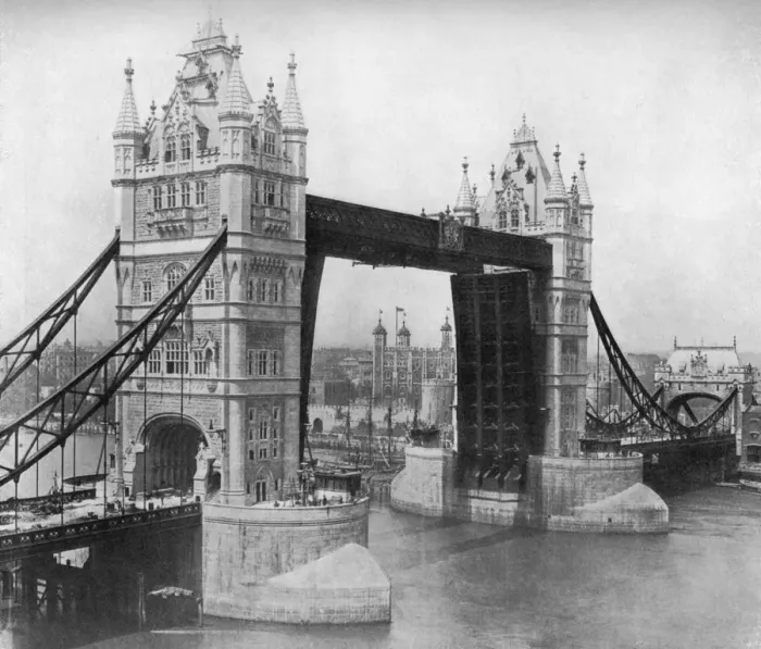 Framed Print : Tower Bridge, London, 1911-1912. Artist: Reinhold Thiele Framed Print : Tower Bridge, London, 1911-1912. Artist: Reinhold Thiele