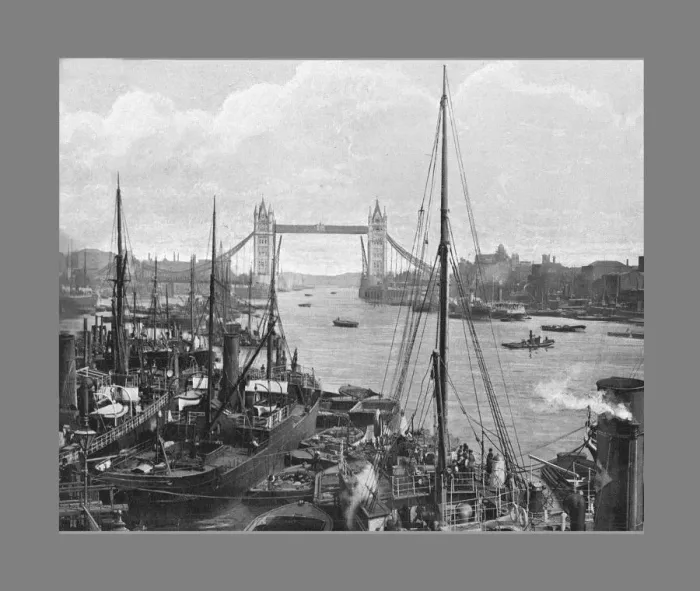 Framed Print : The Tower Bridge, London, c1900. Artist: Perkins, Son & Venimore Framed Print : The Tower Bridge, London, c1900. Artist: Perkins, Son & Venimore