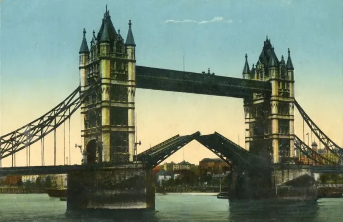 Framed Print : Tower Bridge, London, c1910. Creator: Unknown Framed Print : Tower Bridge, London, c1910. Creator: Unknown